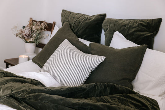 CLASSIC LINEN CUSHION OLIVE GREEN 60x60