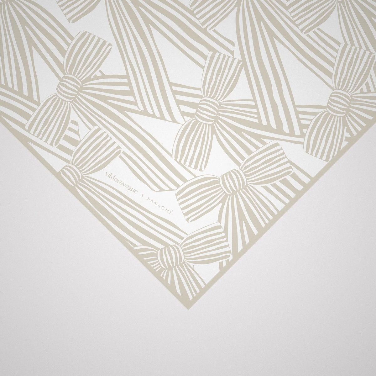 Pinstripe-Bow Pépa Cream + White