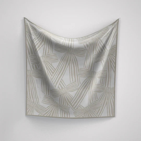 Pinstripe-Bow Pépa Cream + White
