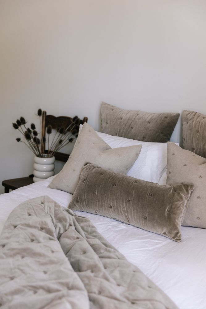 MASON BEE VELVET THROW STONE 130x180cm