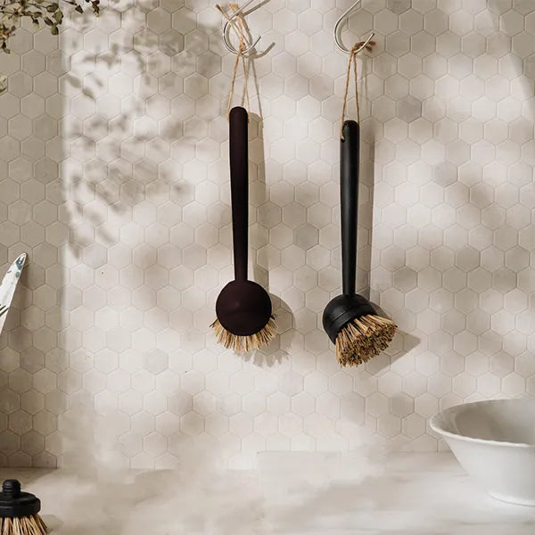 SIMPLE THINGS DISH BRUSH (SCREW) -BLACK